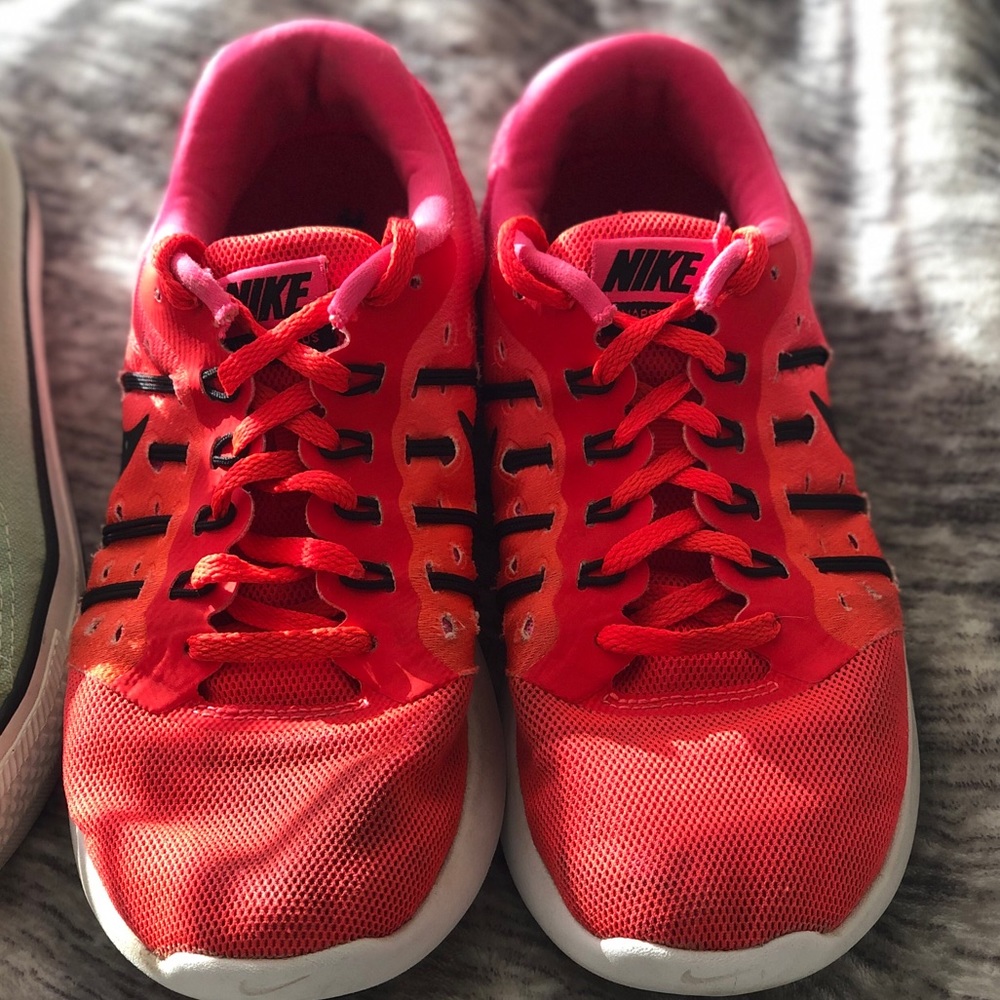 NIKES ON NIKES ON NIKES!